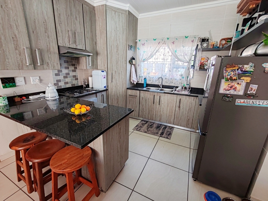 3 Bedroom Property for Sale in Lifestyle Estate North West